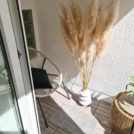 Schoene Ferienwohnung Im Zentrum Mit Self Check-In Und Free Wifi Essen Buitenkant foto