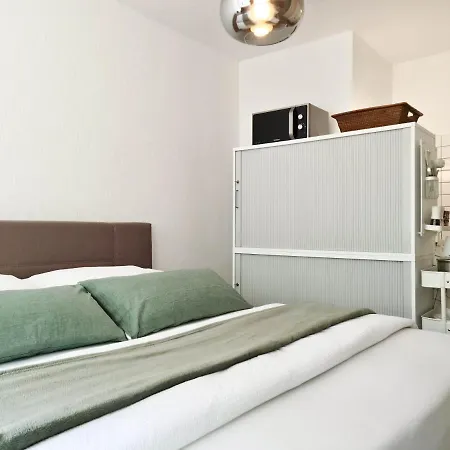 Schoene Ferienwohnung Im Zentrum Mit Self Check-In Und Free Wifi Essen Buitenkant foto