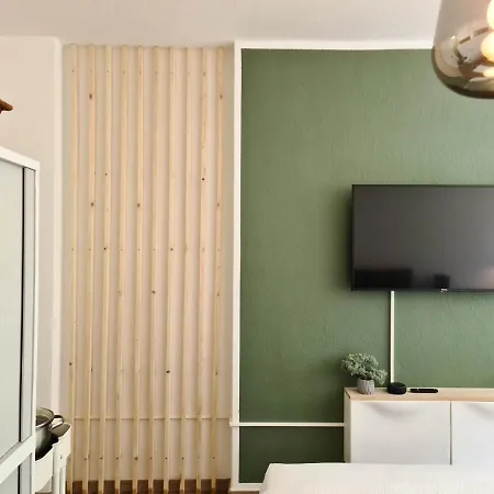 Schoene Ferienwohnung Im Zentrum Mit Self Check-In Und Free Wifi Essen Buitenkant foto
