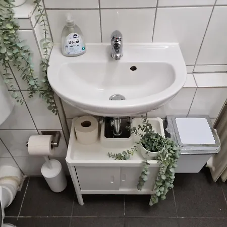 Schoene Ferienwohnung Im Zentrum Mit Self Check-In Und Free Wifi Essen Buitenkant foto
