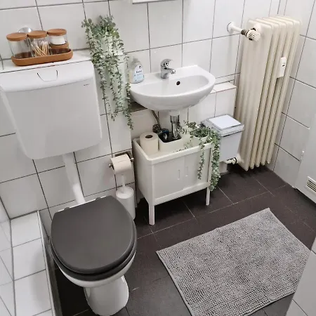 Schoene Ferienwohnung Im Zentrum Mit Self Check-In Und Free Wifi Essen Buitenkant foto